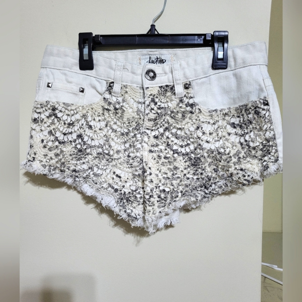 Ladies Daytrip denim shorts